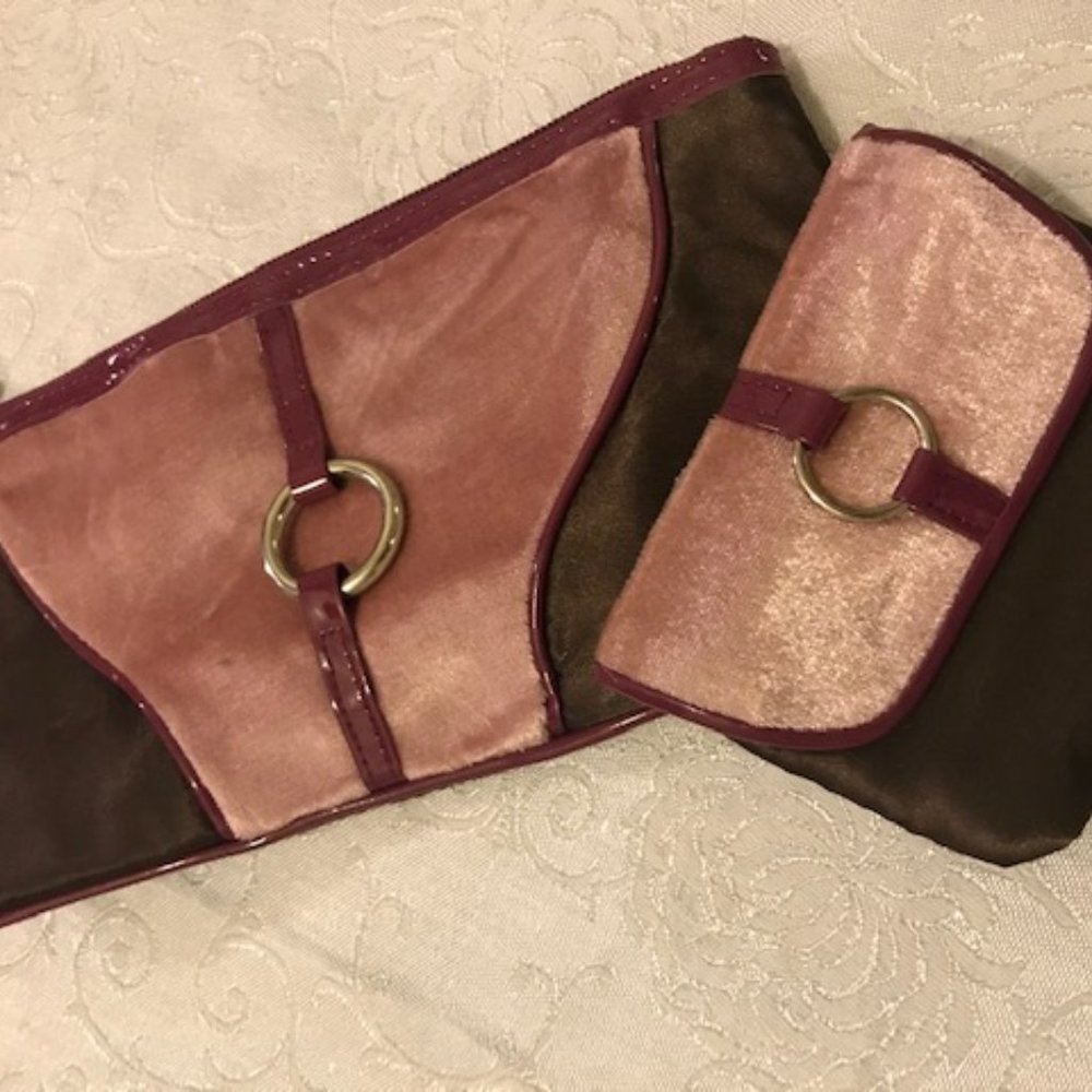 Avon burgundy velvet/vinyl wristlet coin purse - Picture 8 of 8